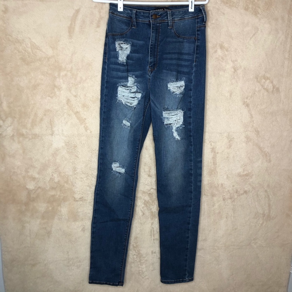 NWOTs FASHION NOVE SUPER HIGH RAISED JEANS